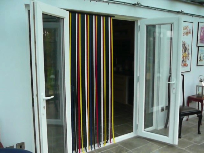 Strip flyscreen multicolour in doorway